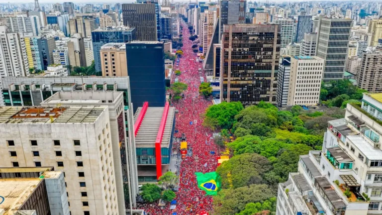 Un millón de personas se manifiestan por Lula en São Paulo